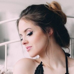 Meet your Posher, Debbra